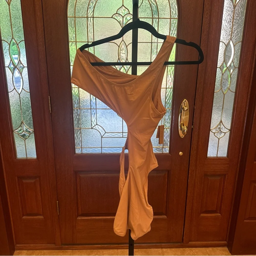 SKIMS SWIM ONE SHOULDER MONOKINI in Ochre NEW